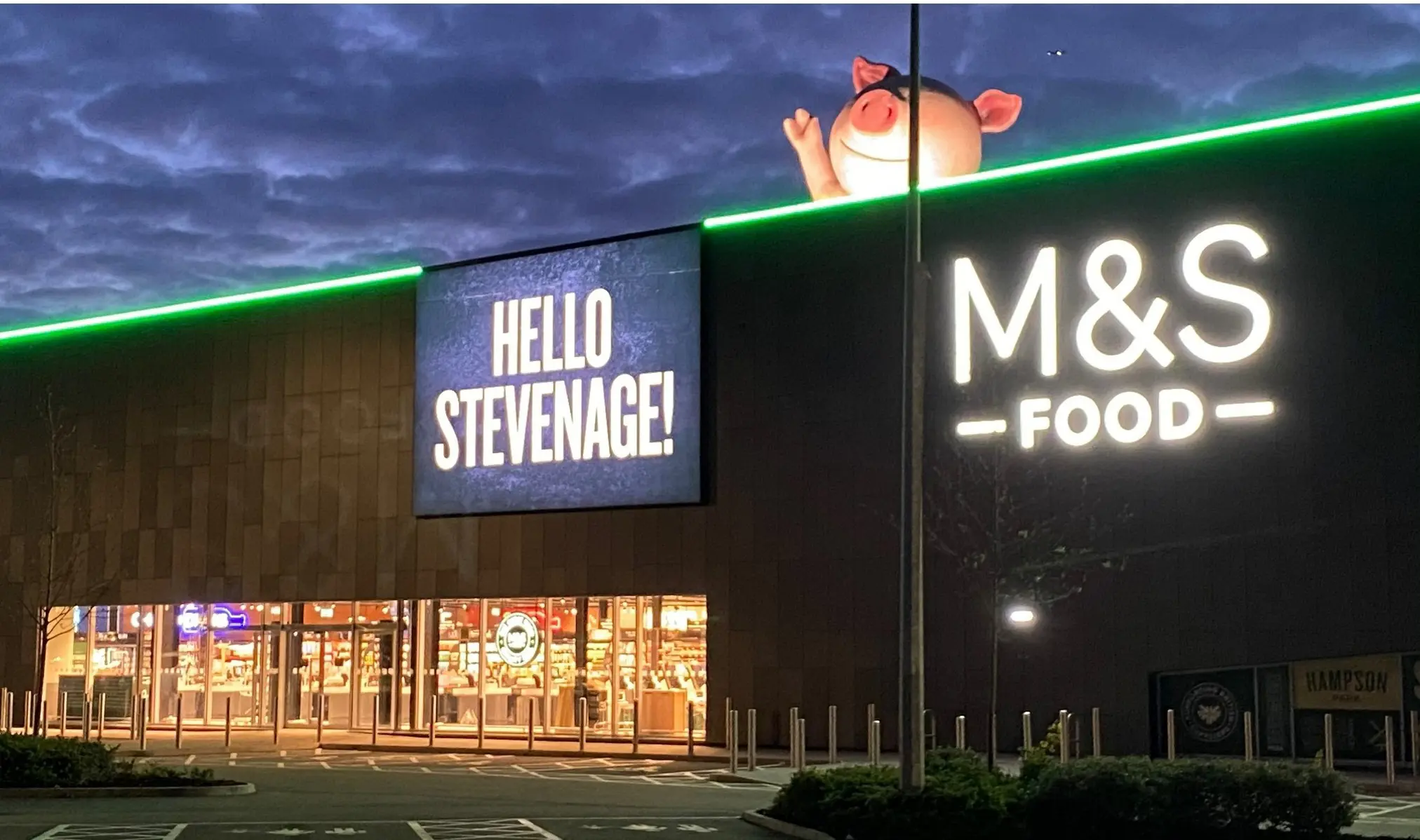 From Percy Pig to Flagship Stores: How Retailers are Finding New Ways to Attract Customers 