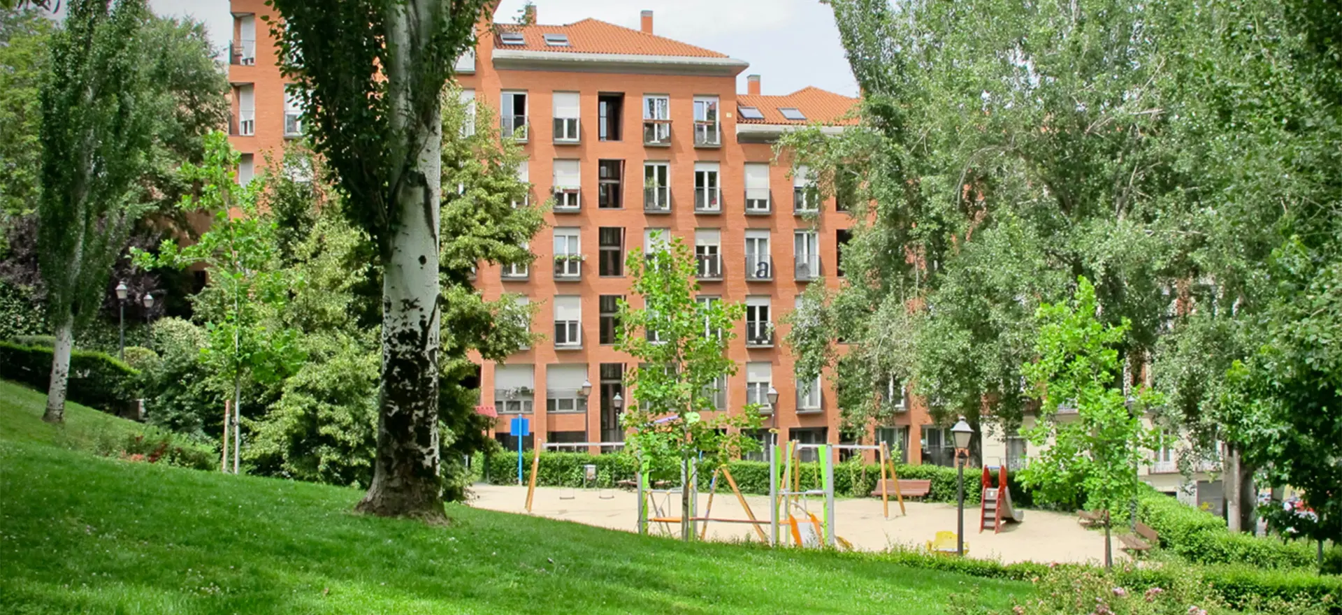Town and City Centre Living  -  Environmental Challenges and Opportunities