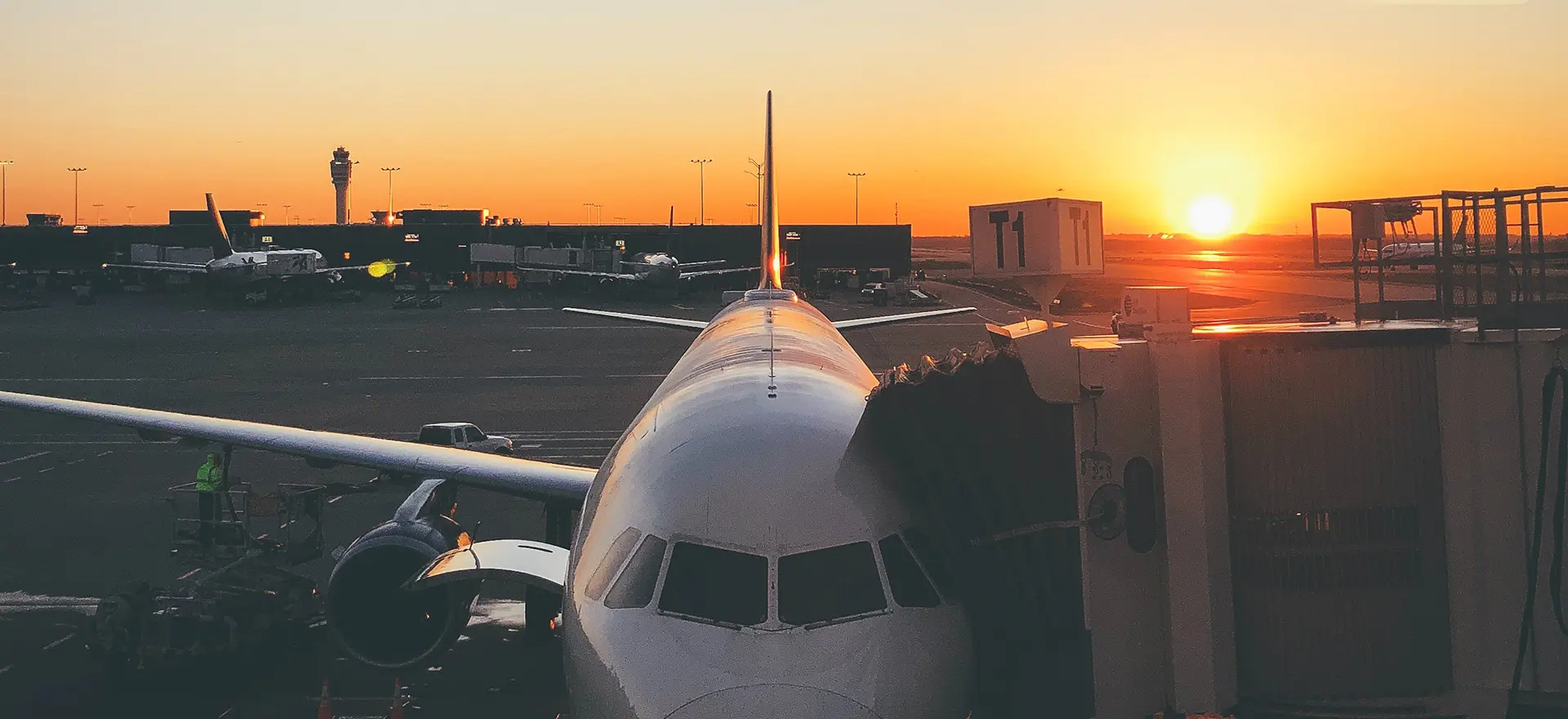 Solar-Powered Airports - as simple as 1,2,3 and 4?